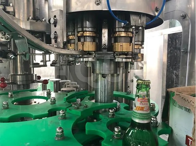 啤酒瓶灌裝機(jī) 啤酒瓶灌裝機(jī)