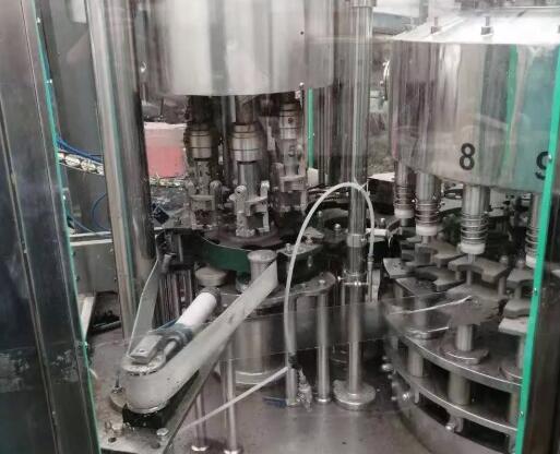 啤酒灌裝機